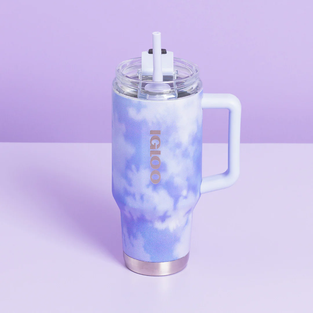 Igloo Travel Mug 946ml - Lifestyle Image 1