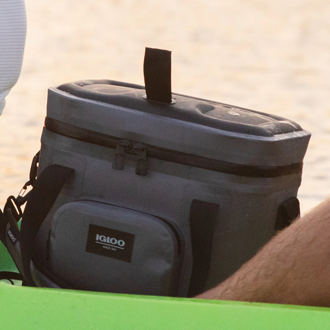 Features for Trailmate® 30-Can Cooler Bag